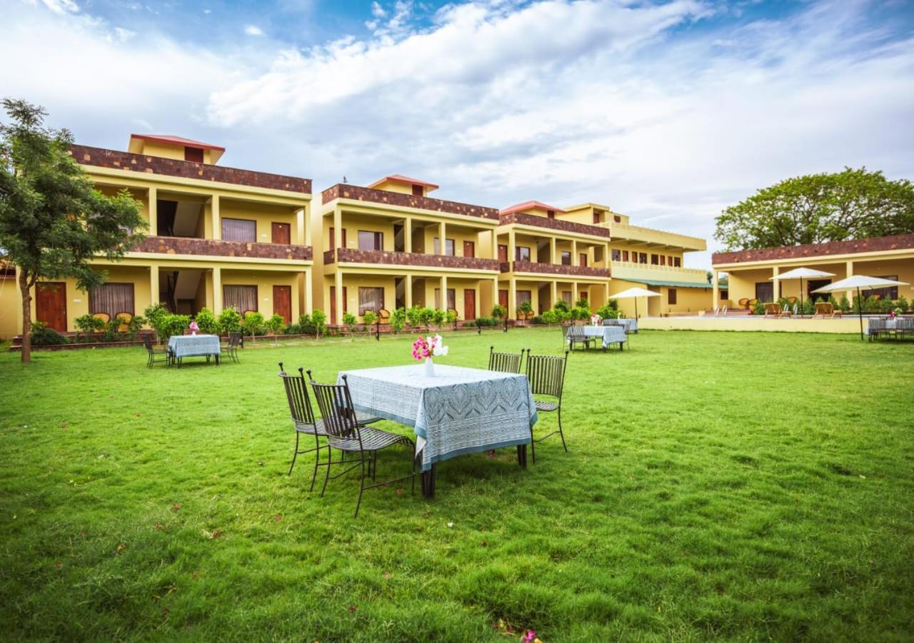 Rajbagh By Aaryam Hotel Савай Мадхопур Екстериор снимка